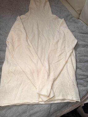 Women’s  Cream Turtleneck Sweater - Lightweight Rib Neck